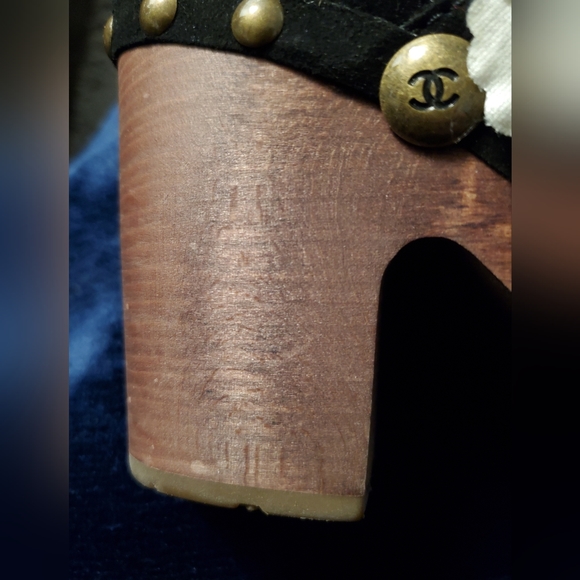 Authentic vintage Chanel Mule Clogs- like new condition - Picture 8 of 11